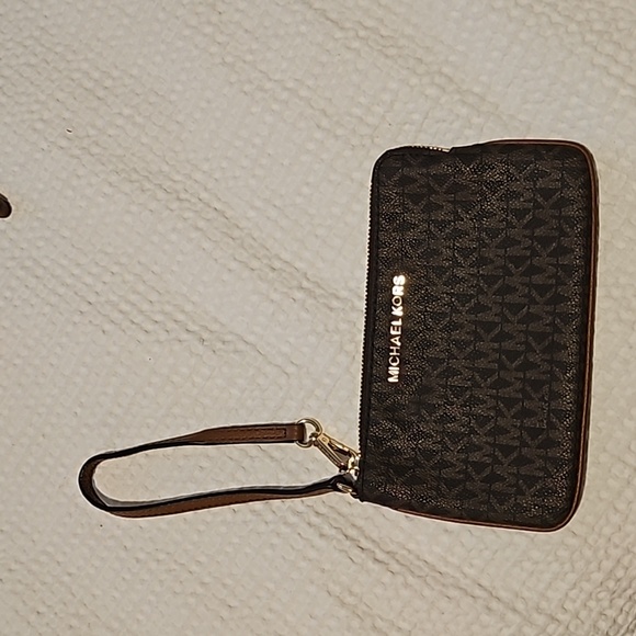 KORS Michael Kors Handbags - Michael Kors Wristlet